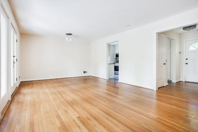 Photo - Druid Hills Hidden Gem! 4Bed-3 Bath, Hardwood Floors, Available NOW! House