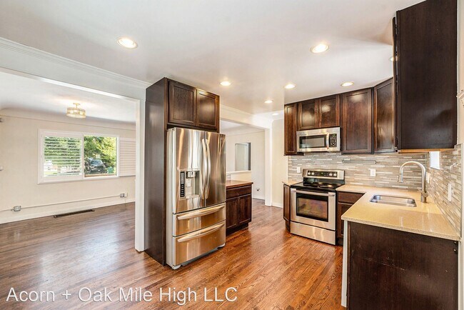 Foto del edificio - 3 br, 2 bath House - 2710 King St.