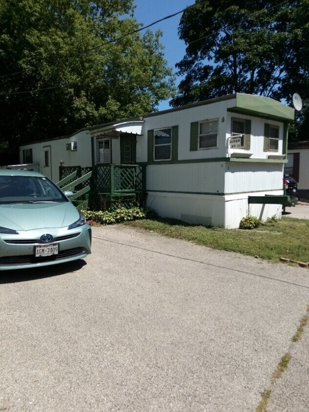 Primary Photo - 41599 N Sheridan Rd