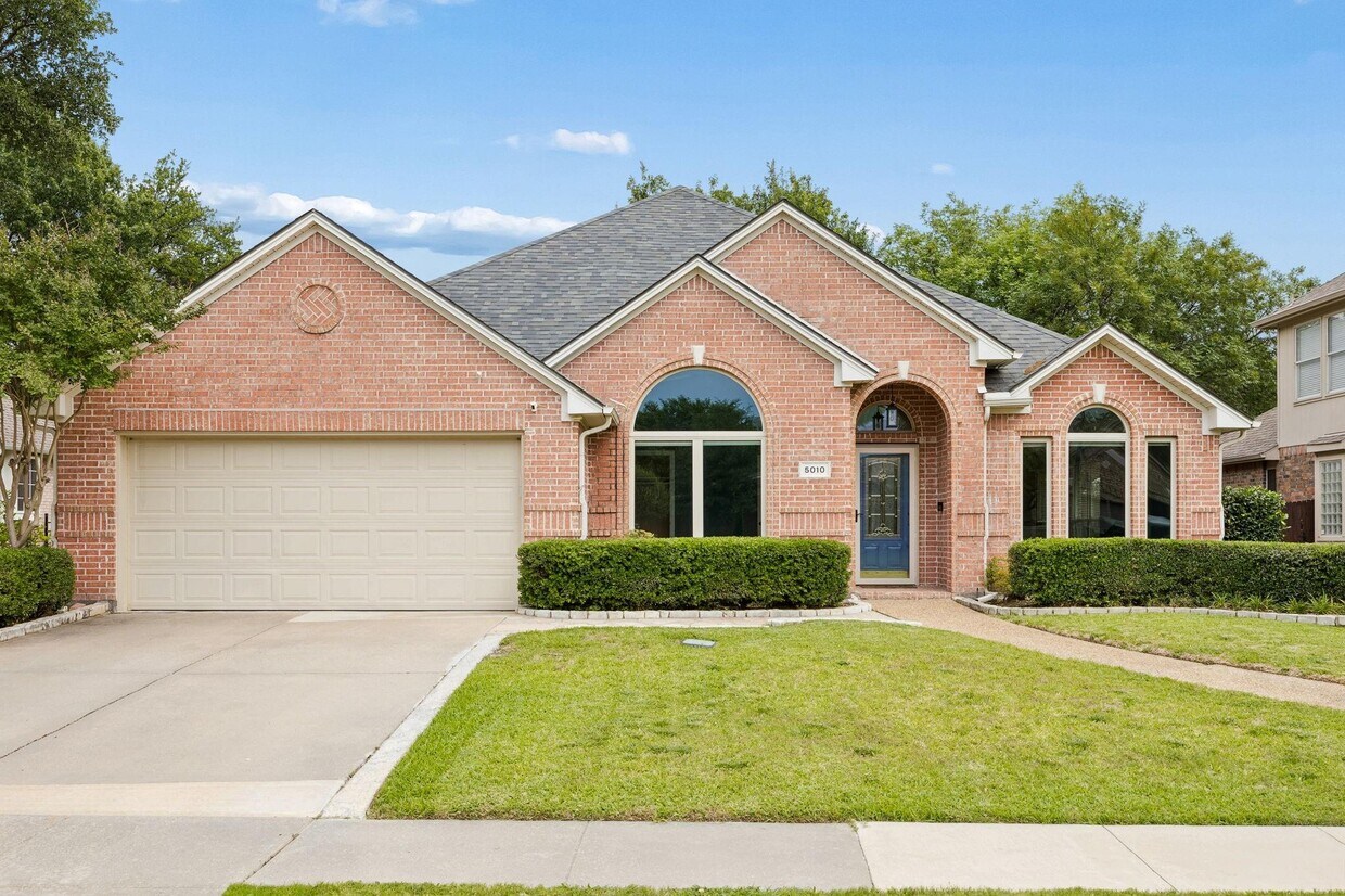 Foto del edificio - 5010 Plantation Ln