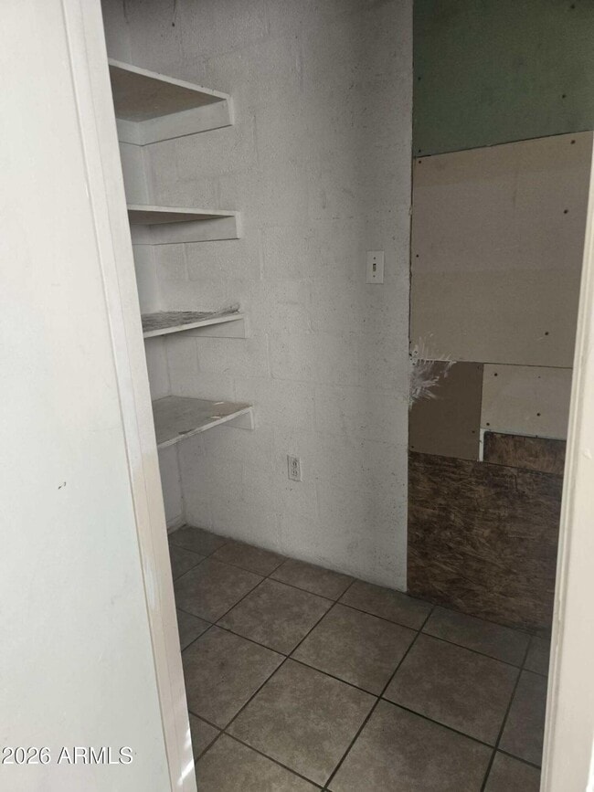 Foto del edificio - 909 N Kadota Ave