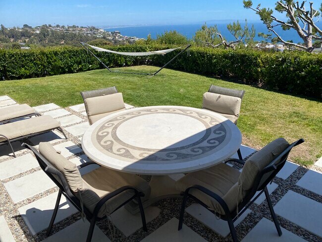 MESA DE COMEDOR PARA EXTERIOR - 3440 Shoreheights Dr