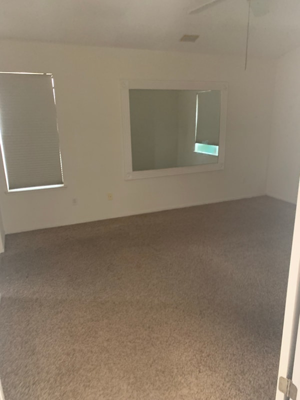 Foto del edificio - 9129 Redwater Dr