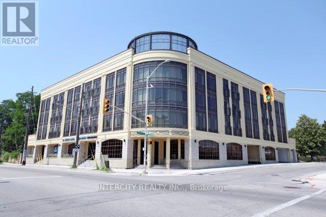 Photo principale - 205 Lakeshore Rd W