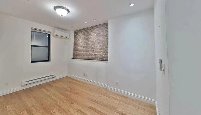 Foto del edificio - 2 bedroom in New York NY 10019