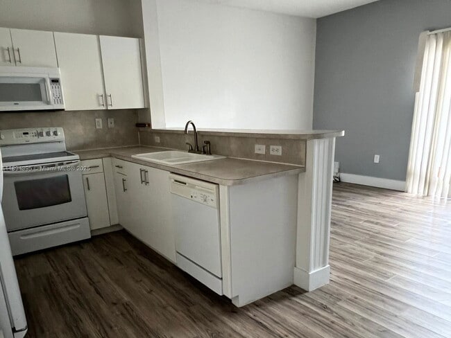 Foto del edificio - 2349 SE 23rd Dr
