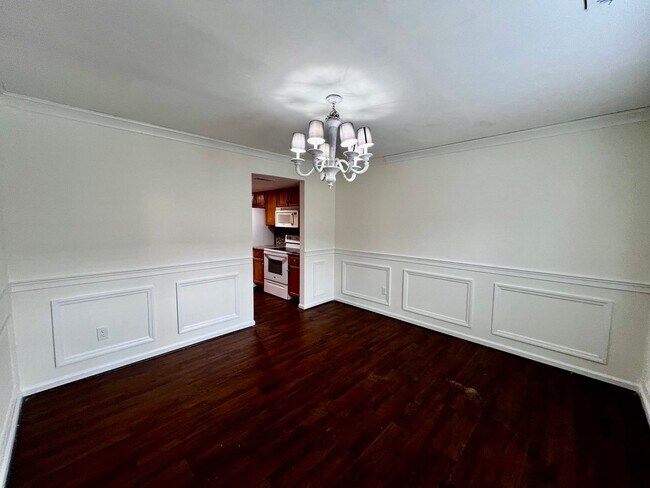 Foto del edificio - Cozy all brick townhouse right next to NAB...