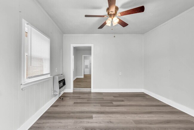 Foto del edificio - Charming 2-bedroom, 1-bath near downtown Clarksville!