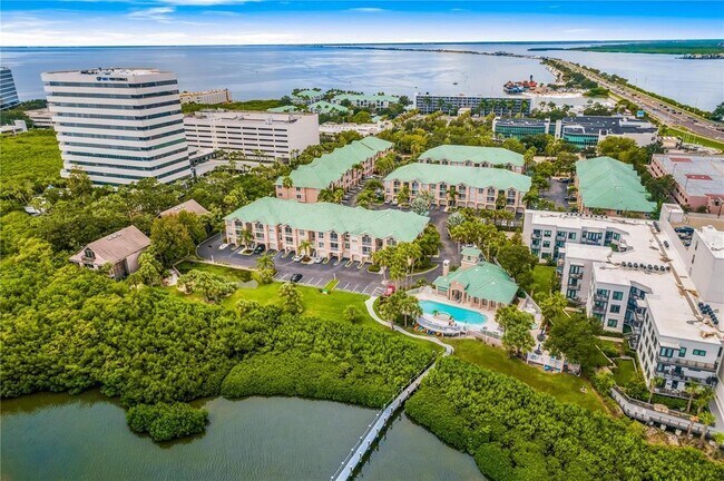 Foto del edificio - 2201 Bay Club Cir