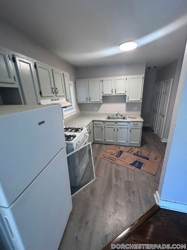 Building Photo - 95 Willowwood St
