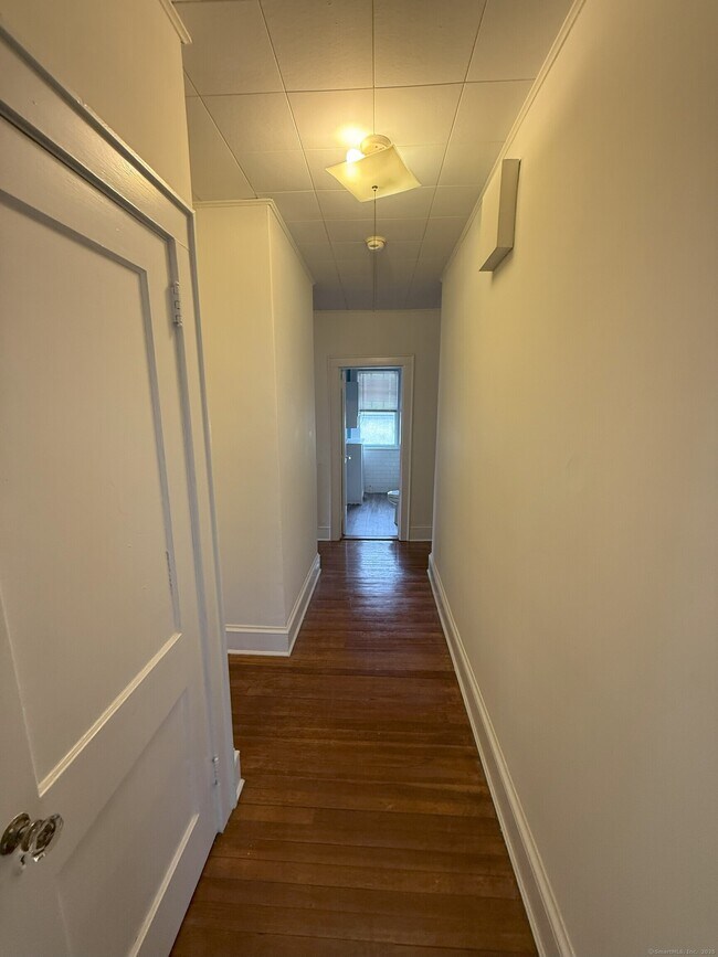 Building Photo - 89 Maplewood Ave