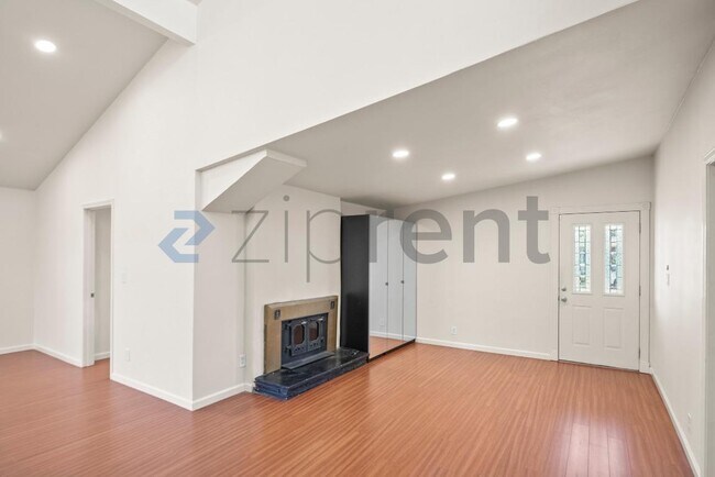 Foto del edificio - 41861 Maywood St