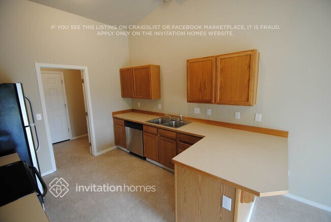 Foto del edificio - 301 Groff Ave NW
