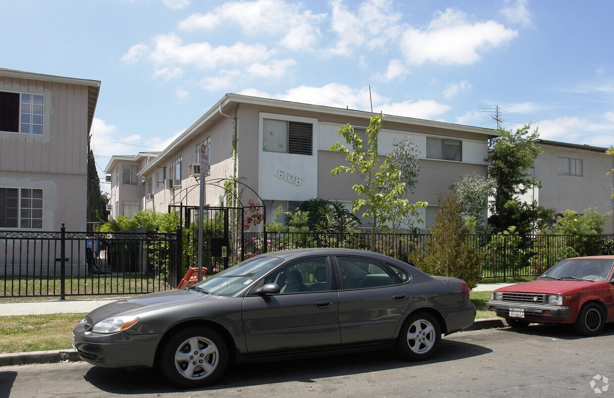 Building Photo - 6108 Romaine St