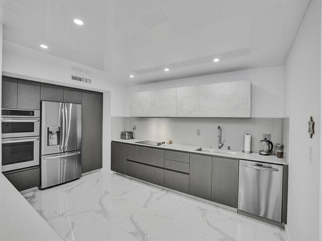 Photo - 2500 Parkview Drive Unit 1112 Apartment