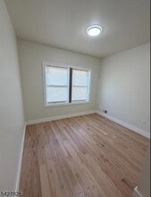 Building Photo - 10 Bruen Ave