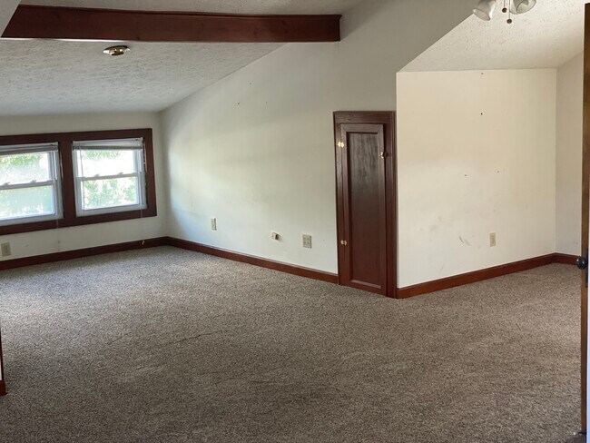 Foto principal - 2082 Lewis Dr