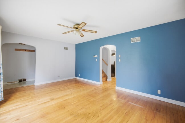 Building Photo - 343 N 62nd St
