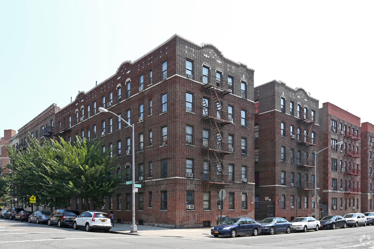 Foto principal - 549 Isham St