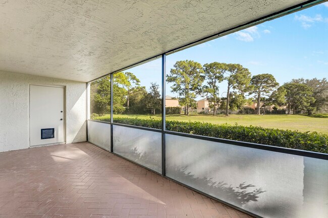 Foto del edificio - 6489 Chasewood Dr