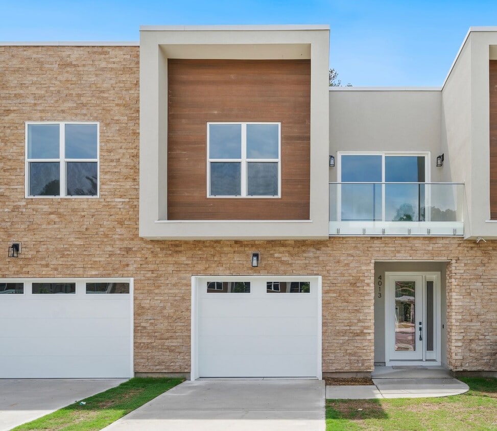 Absolutely STUNNING 3 Bed/ 4 Bath Townhous... - Absolutely STUNNING 3 Bed/ 4 Bath Townhous...