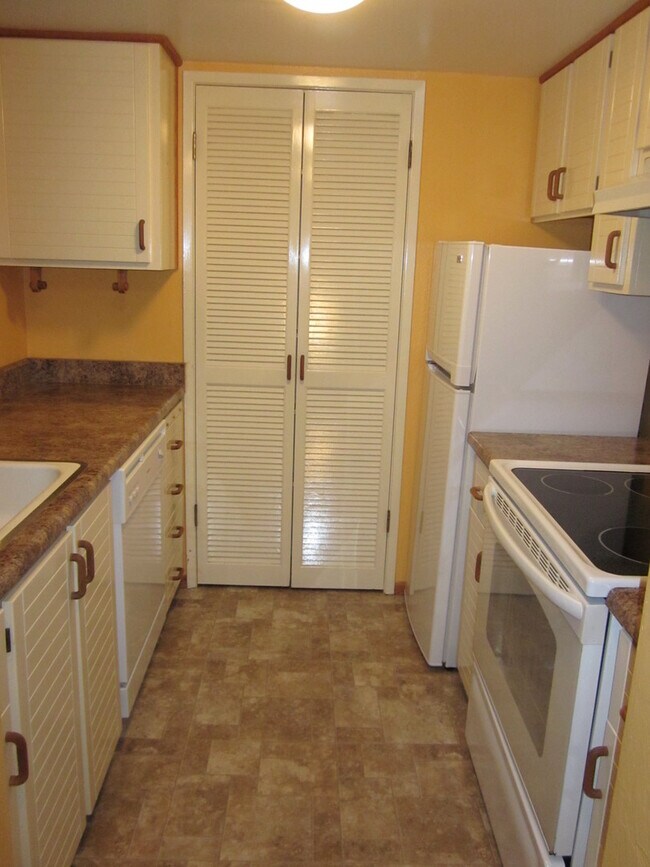 Foto del edificio - Cute and Cozy 1 Bedroom Condo in Gated Tim...