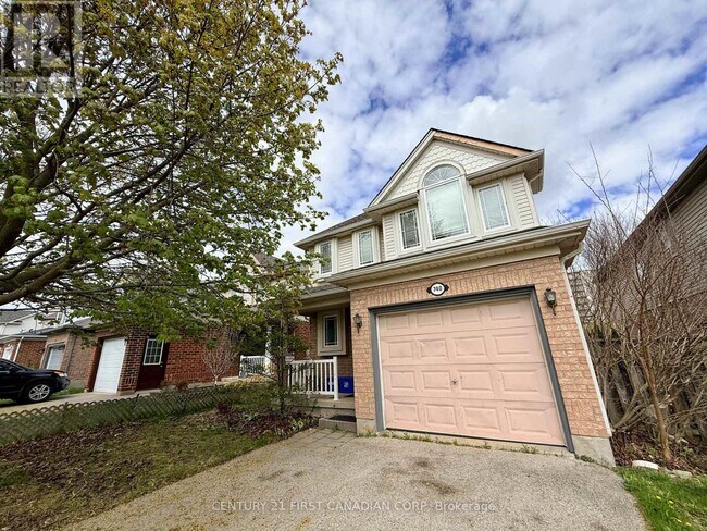 Photo du bâtiment - 740 Redoak Ave