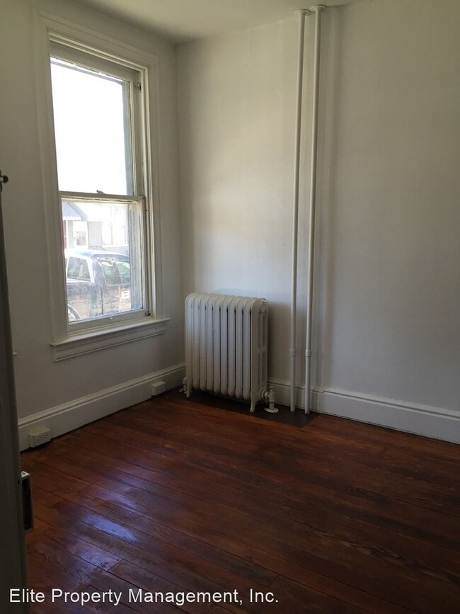 Building Photo - 4 br, 1 bath House - 27 N. Sherman St.