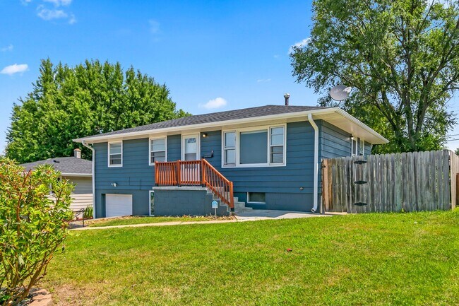 Building Photo - 7215 S 41st Ave