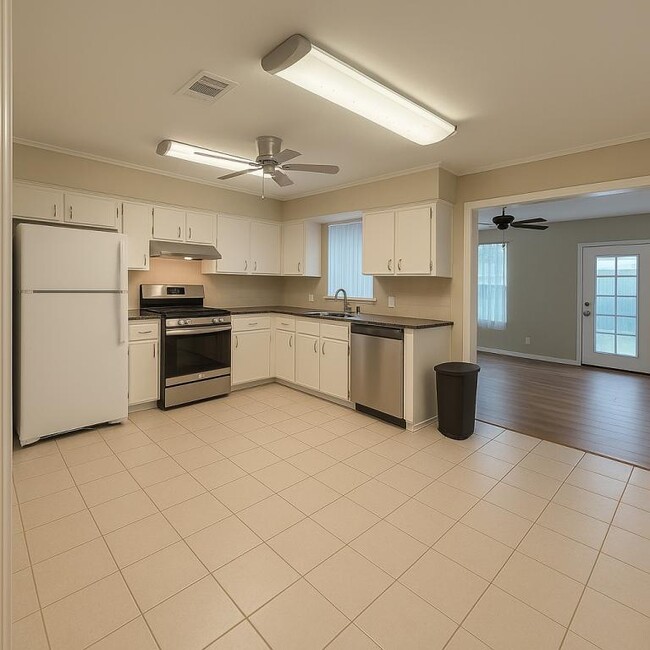 Building Photo - 141 Gahan Dr