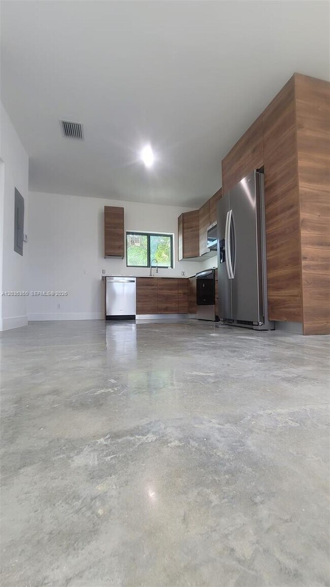 Building Photo - 2146 NW 69th Terrace