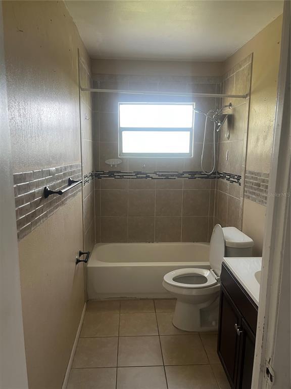 Building Photo - 306 D St