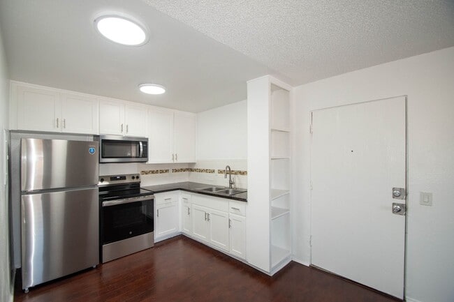 Building Photo - 13800 Sherman Way