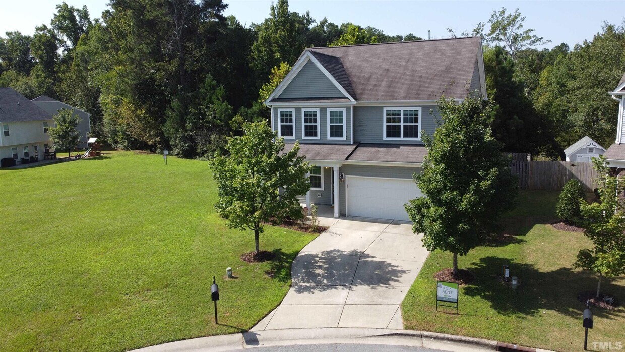 Primary Photo - 122 Tweedbank Ct