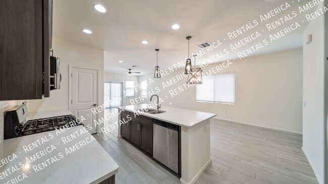Building Photo - 883 E Mule Creek Loop