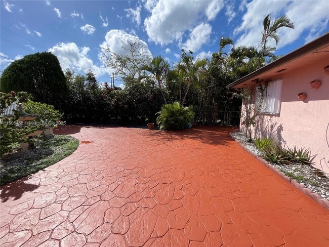 Foto del edificio - 3033 NW 11th Terrace