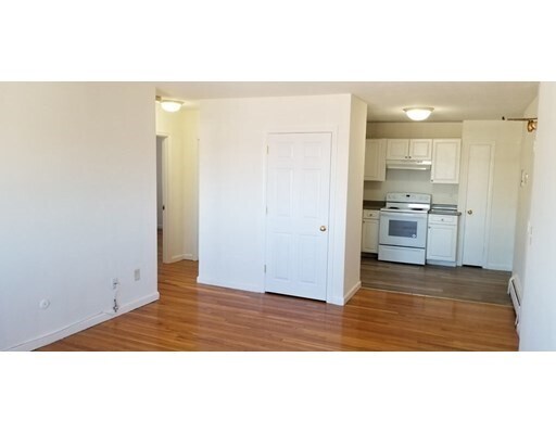 Foto del edificio - 135 Neponset Ave