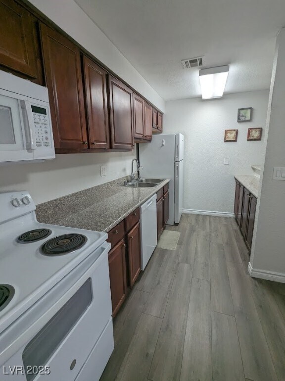 Building Photo - 5044 River Glen Dr