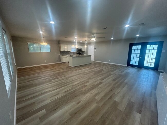 Building Photo - 5249 Dazzle Dr