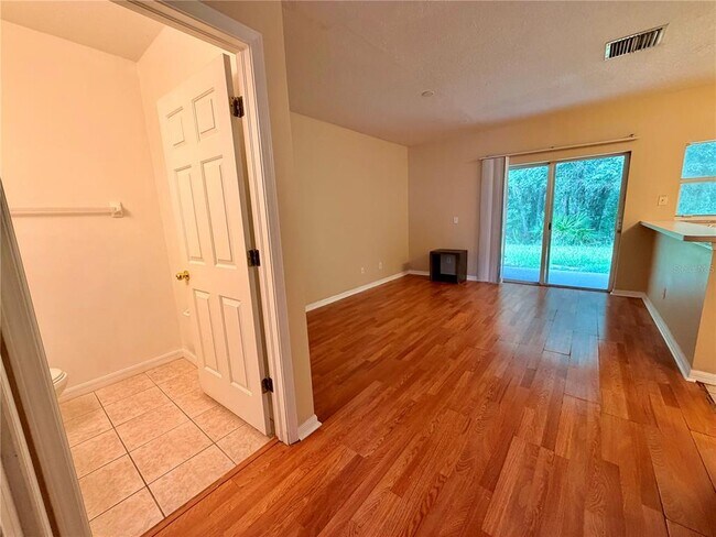 Foto del edificio - 30209 Swinford Ln