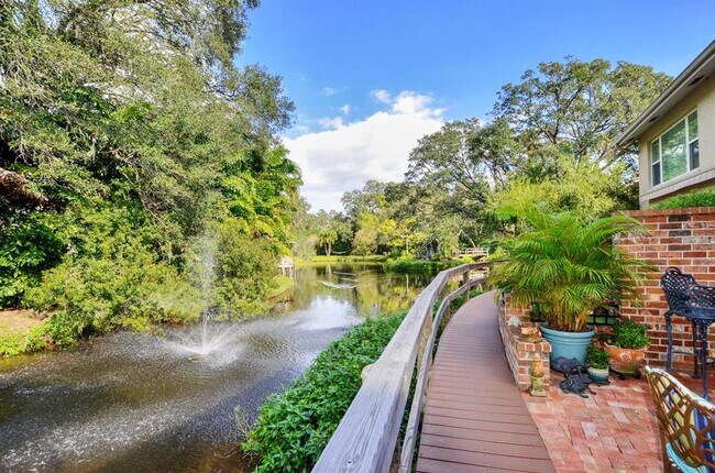 Foto del edificio - 2927 W Gandy Blvd