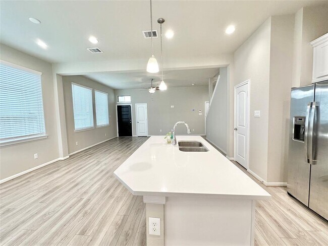 Building Photo - 16215 Rattlesnake Run Trail