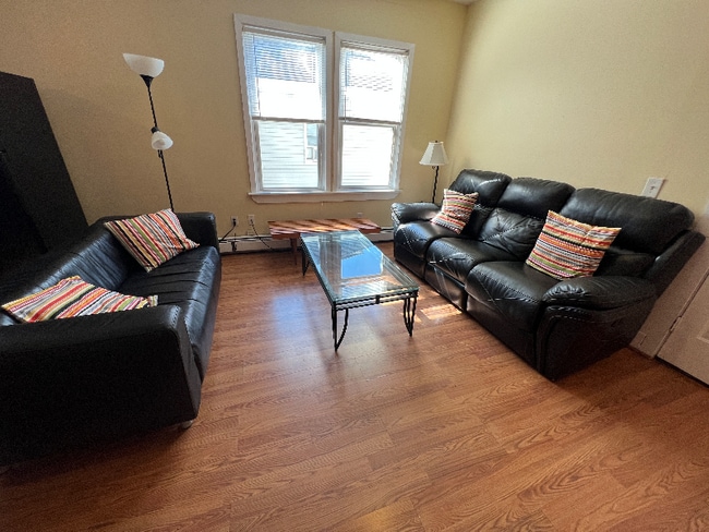 Foto del edificio - 206 California Ave