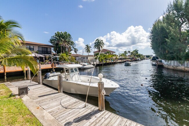 Foto del edificio - 2591 NE 55th Ct