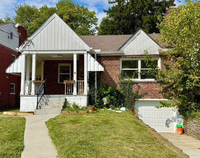 Foto del edificio - 2650 Cedarbrook Dr