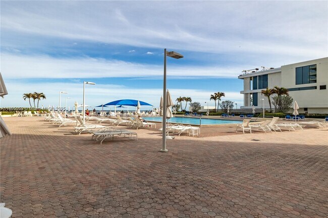 Building Photo - 3180 S Ocean Dr