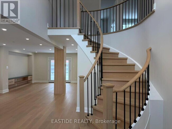 Building Photo - 39 Coppard Ave