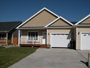Building Photo - 103 Cally Ln
