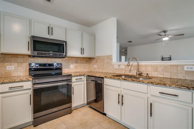 Foto del edificio - 1409 Water Lily Dr