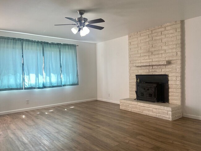 Foto del edificio - AVAILABLE IN JANUARY!!!